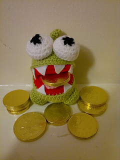 Ravelry: Om Nom (Cut the Rope) pattern by Ruth Jepson