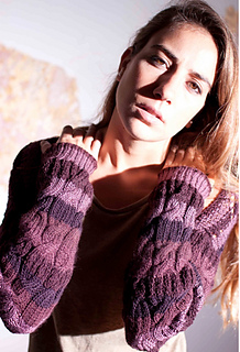 Alp_royale_shrug_2_small2