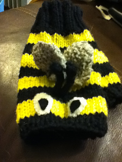 Knit and crochet free patterns - Bees. Compilation of free patterns to knit or crochet, all about bees. Hats, costumes, skirts and other outfits. Knit and crochet free patterns - Bees. Compilation of free patterns to knit or crochet, all about bees. Hats, costumes, skirts and other outfits.