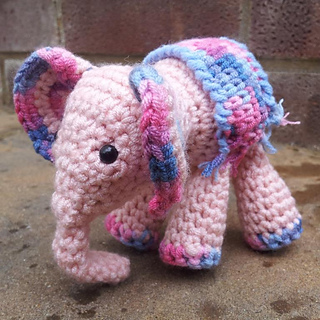 Meimei_crochet_baby_elephant__19__small2
