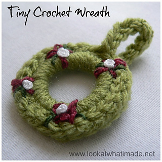 Tiny_crochet_wreath_small2