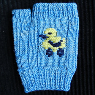Not-so-ugly-duckling_fingerless-mitt1_small2