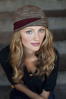 Lucy_2d00_hat_small2