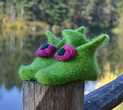 Cate_s_lime_green_felfs_small