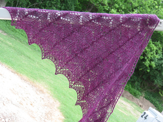 Iristriangleshawlfinished_010_small2