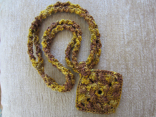 Holiday_gold_necklace8_small2