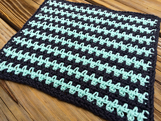 Ravelry: Woven/Linen Stitch Dishcloth pattern by Diana Lagas