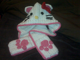 Hello_kitty_scoodie_small2