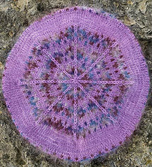 Vilya-beret-on-rock_small