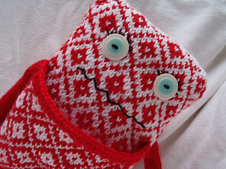 Stanascrittersetc_maillie__the_travelling_monster_face_2_small2
