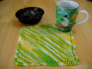 Dishie_in_daisy_small2