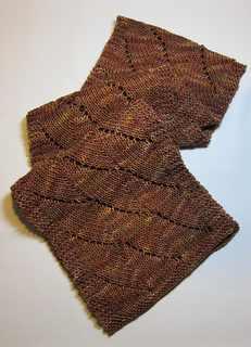 Goldenscallopsscarf2_small2