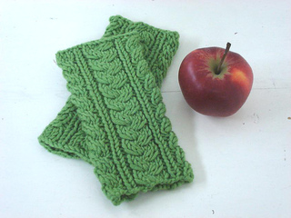 Green_wrist_warmers_1_small2