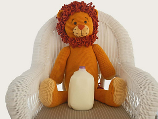 Lionwithmilk_small2