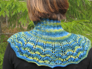 Deep_woods_cowl_back_view--re-sized_small2