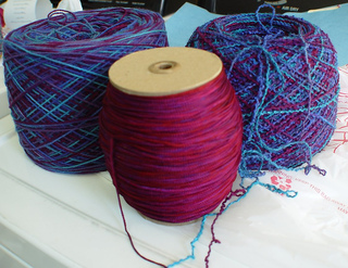H01-dsc01625-yarns_small2