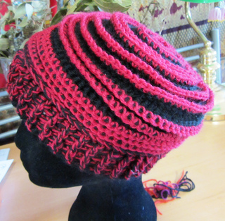 Cr_hats_in_biggan_yarn_001_small2