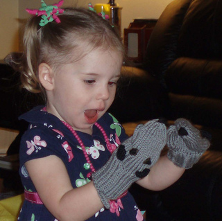 Puppy_mittens_2_small2
