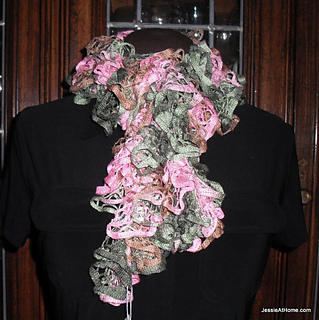Free-crochet-pattern-spiral-crochet-net-ruffle-scarf_small2