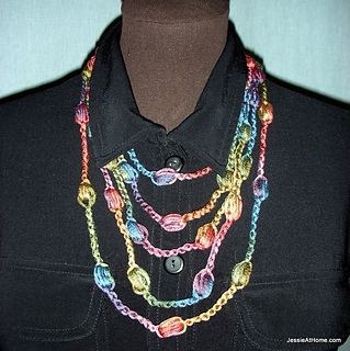Free-crochet-puff-stitch-necklace-medium_small2