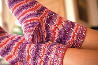Emmy_s_beaded_sock_detail_small2