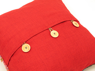 Kilim_cushion_back_j_sloan_small2