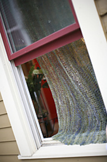 Curtain_main_small2