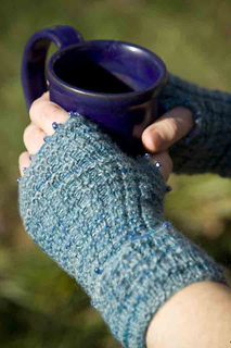 Festivefingerlessmitts1_small2