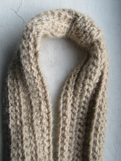 Crochet-ear-warmer-close_small2
