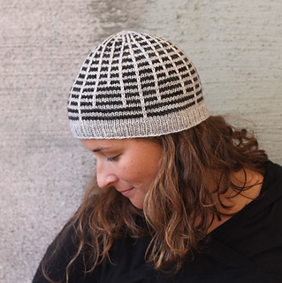 Falllinehat09-cropped-1500px_small2