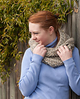 Cindy_cowls_shawl-0192-2_small2
