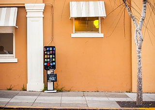 Phone-yarn-bomb-10s_small2