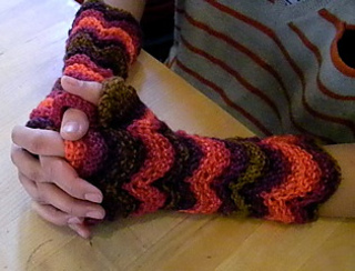 Heidi_nl_mitts_2_small2