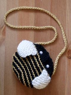 Knit and crochet free patterns - Bees. Compilation of free patterns to knit or crochet, all about bees. Hats, costumes, skirts and other outfits. Knit and crochet free patterns - Bees. Compilation of free patterns to knit or crochet, all about bees. Hats, costumes, skirts and other outfits.