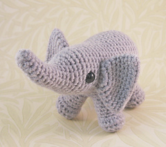 Baby_elephant_02_small