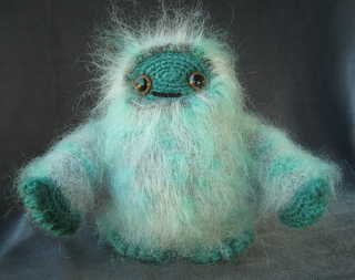 Adorable_wild_snow_monster_01_small2