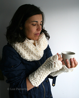 Cream_lace_arm_warmers_117_small2