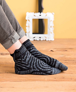 Op-art_socks_-_victor_beauty_shot_small2