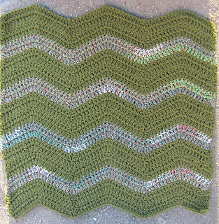 Finished_gentle_ripple_cat_blanket_medium2_small2