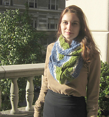 Eyelet_ripple_infinity_scarf_alice_sun_small