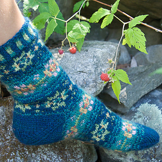 Evening_rose_socks_2_small2