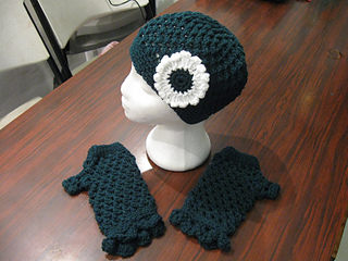 Hat_and_fingerless_gloves_set_bfs_forest_green_small2