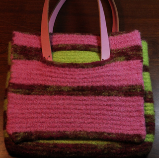 Small_pink_bag_front_view_small2