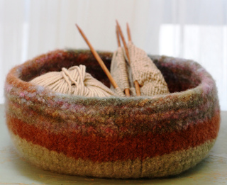 Large_bowl_from_side_view_small2
