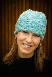 Aran-cabled-hat_small2