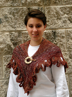 Ql_whitsunday_knit_butterfly_shawl1_small2