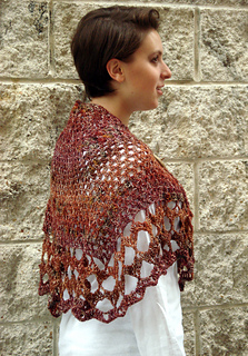 Ql_whitsunday_crochet_butterfly_shawl2_small2