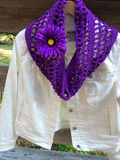 Chain_lace_cowl_bernat_handicrafter_cotton_delux_purple_small2