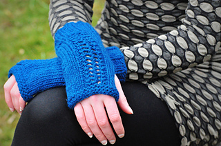 Sm_northwestwools_carverbridgemitts-3_small2