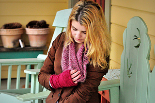Sm_pearlfiberarts_bayfogcowl-3_small2